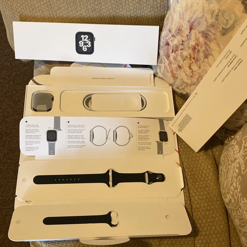 🩶🖤🩶NWT Apple iWatch SE (1st Gen.) Space Grey Aluminum Case Midnight Sport